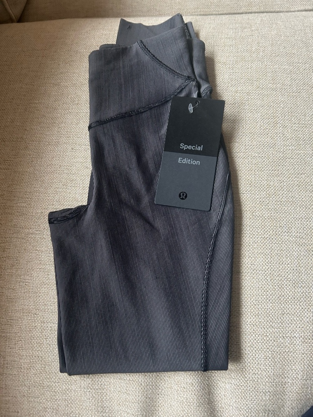 🆕 NWT Lululemon Base Pace HR Two-Toned Ribbed 25” Leggings - Picture 4 of 5